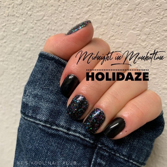 Color Street Nail Polish Strips in shade Midnight in Manhattan - Picture 2 of 5